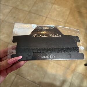 Fashion lace choker
